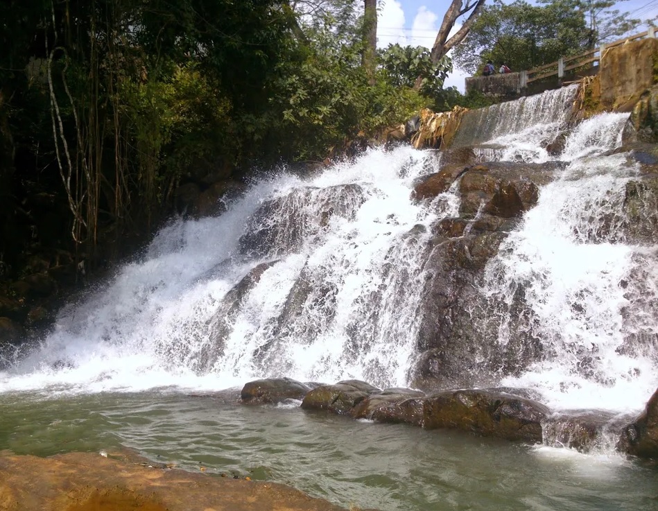 Aruvikkuzhi Waterfall