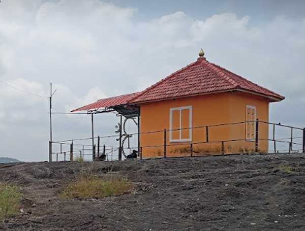 Chuttippara Mahadeva Temple in Pathanamthitta