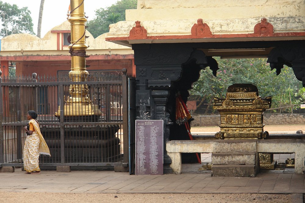 Aranmula Parthasarathy Temple Images of Pathanamthitta